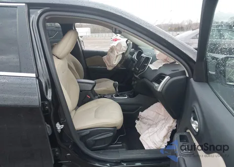 2015 Jeep Cherokee Latitude из США, поврежденный, VIN 1C4PJMCS1FW589128